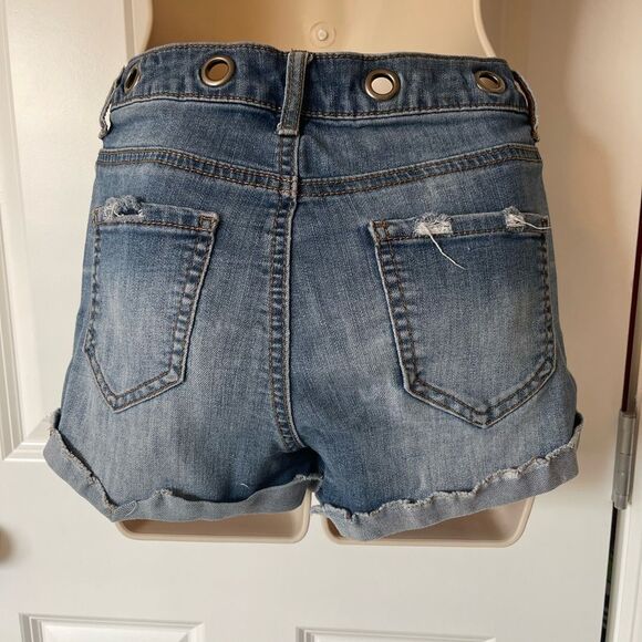 VANILLA STAR Juniors Ripped Denim Distressed Jean Shorts Size 3 - Picture 2 of 4